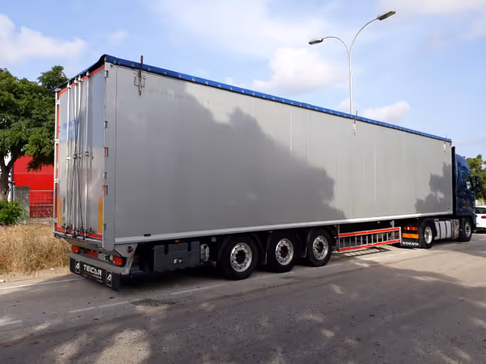 Camión de transporte - Vista trasera